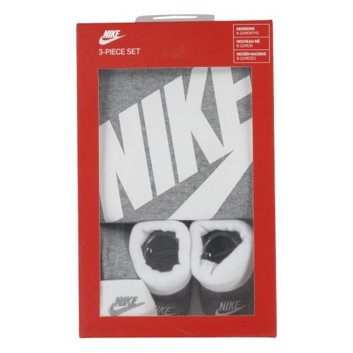 0073 042 NikeFutureLogoHat BodysuitandBootiesBoxSet 1 41b85ff4 c18e 4ec3 986c 3ea6b81daa05