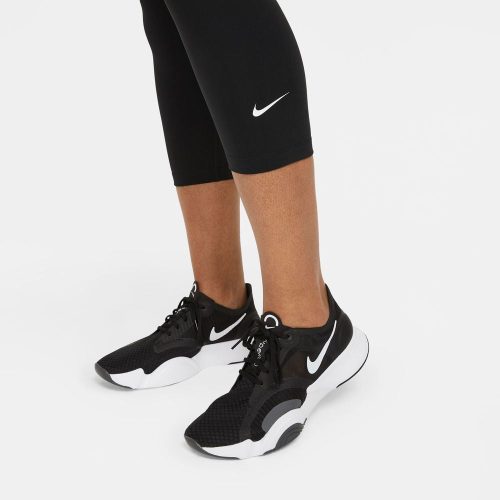 DD0245 010 NikeOneWomen sMid RiseCapriLeggings 5