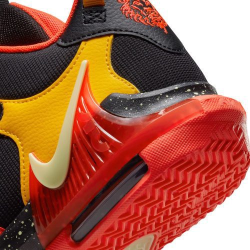 DQ8650 001 LebronWitnessVIIKids BasketballShoes PHSYD002 3144 web