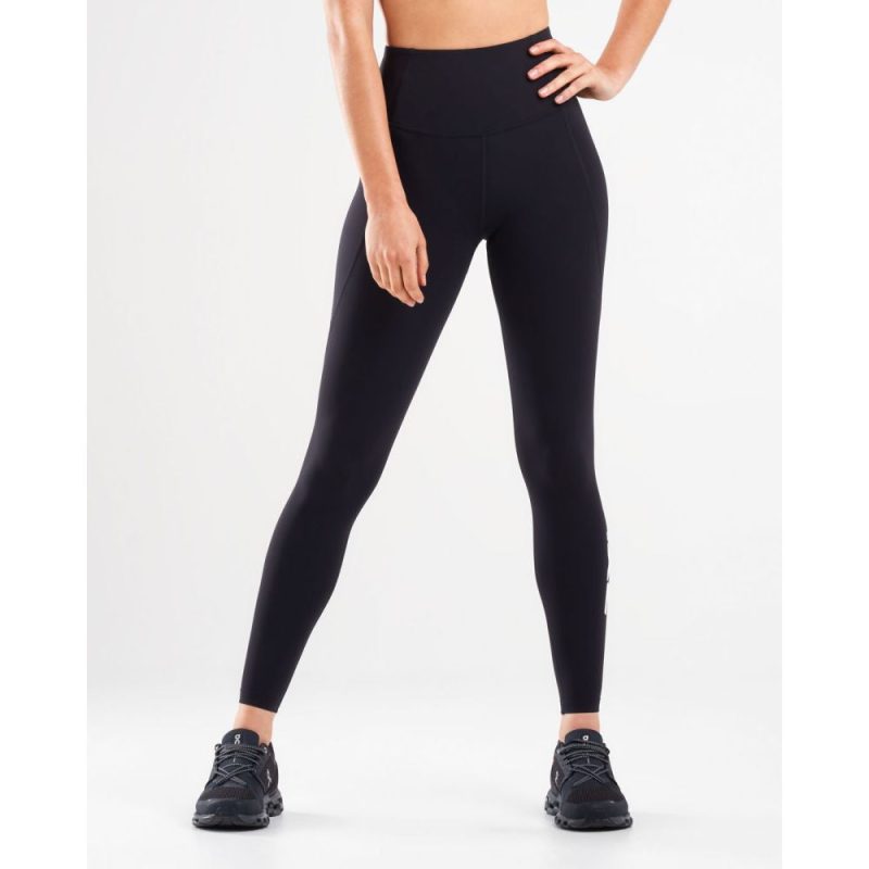 WA6110b BLK WHT 2XUFormStashWomen sCompressionTights 1