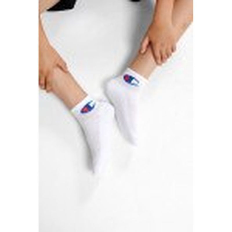 rychn wit ChampionC LogoQuarterCrewSocks3Pk 1000x1000 2ffc3638 fb10 494b a420 c93203d1e465